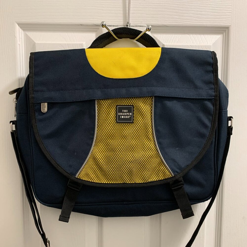 Sharper Image Men's Ballistic Nylon Multicolor Messenger Bag.